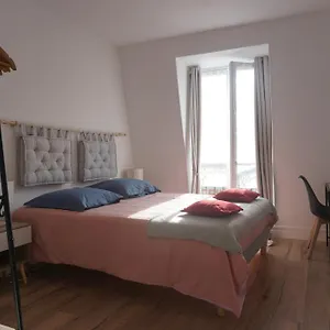 Guest - R&m , Paris France